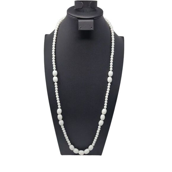 Vintage 70s Graduated Milk Glass Beaded Roper Necklace White Gift Collectible - Picture 1 of 13